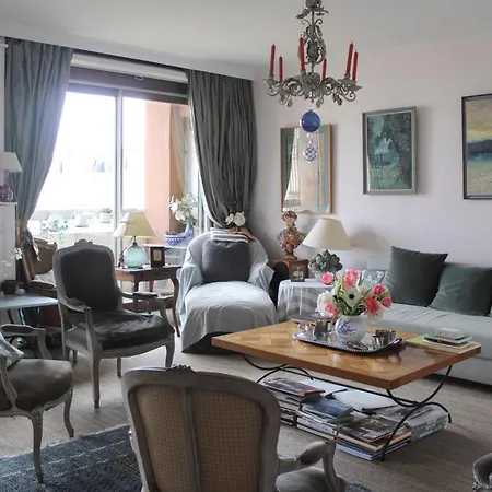 Comfortable Flat With View On The Eiffel Tower Appartement *